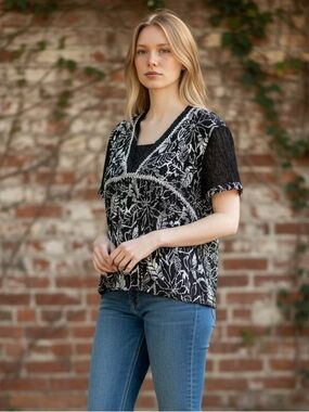 Coldwater Creek Black Crinkle Floral Top Sz MP Petite Stretch Lace Casual Chic